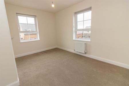 3 Bedroom House - Semi-Detached - Photo 5