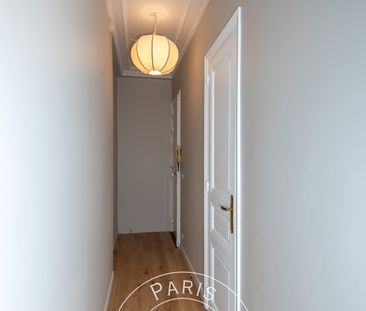 Rue Bassano, - Photo 1