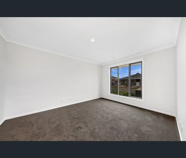 8 Camrose Street, Mickleham, Vic 3064 - Photo 4