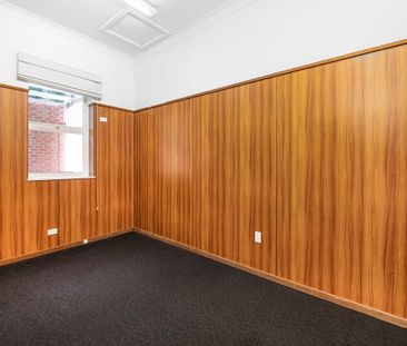 Three Bedroom Apartment - Affordable & Central - Photo 1