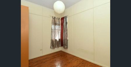 Comfortable & Convenient Home in East Toowoomba - Photo 3