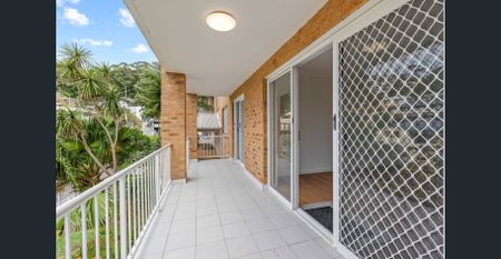 Luxury Coastal Apartment with Pool – Fully Renovated & Minutes from Terrigal Beach - Photo 3