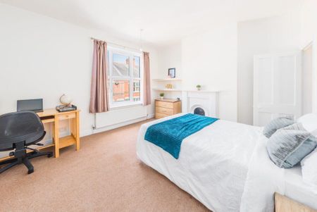 3 bedroom terraced house to rent - Photo 5