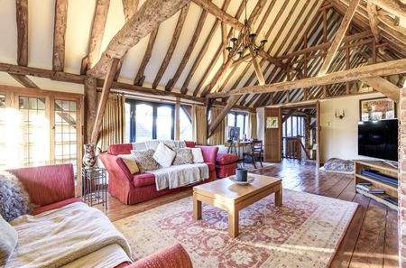 Well presented barn conversion with flexible accommodation arranged over three floors - Photo 2