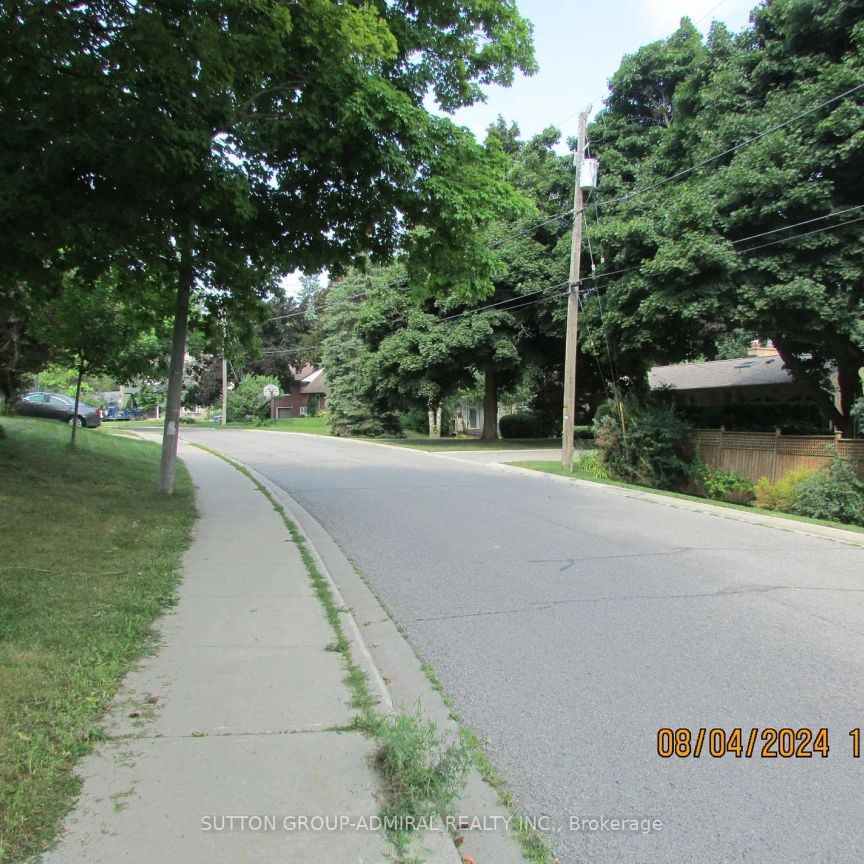 Detached Home For Lease | N9244900 - Photo 1