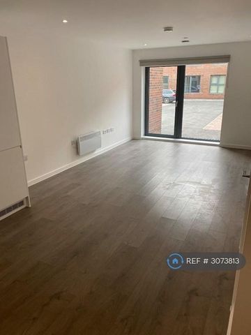 1 bedroom flat to rent - Photo 2