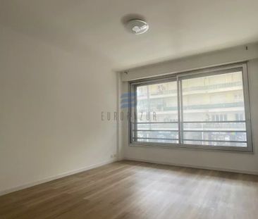 À louer – Grand studio de 33 m² avec stationnement à deux pas des p... - Photo 4
