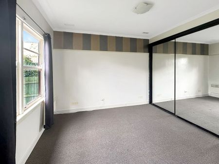 222 Yarrowee Parade, Redan - Photo 2