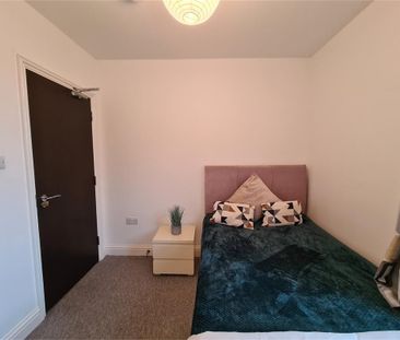 Room 5, 57 Cherry Hinton Road, Cambridge - Photo 1