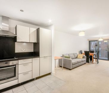 2 bedroom apartment to rent - Photo 3