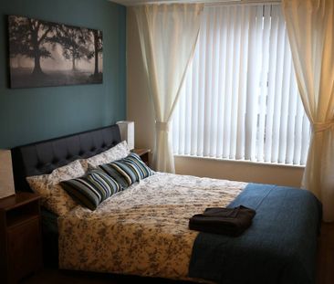 Room in a Shared House, Centenary Plaza, B1 - Photo 2