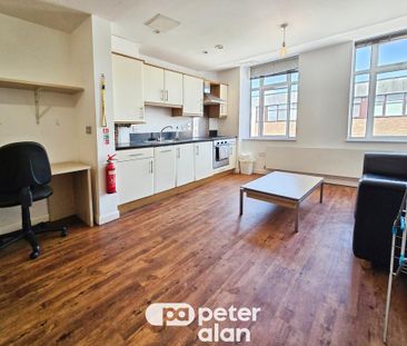 Studio to rent - Photo 1