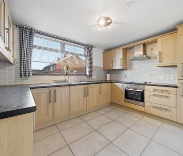 4 Carrickfern Gardens, Greenisland, Carrickfergus, BT38 8TA - Photo 6