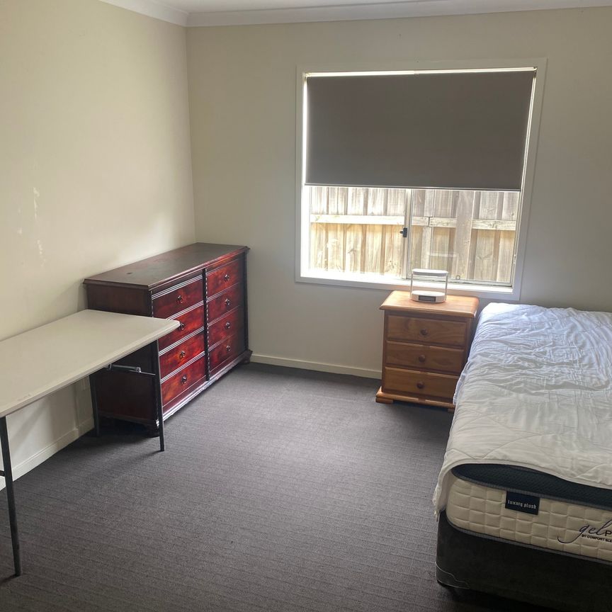 Cranbourne East - Photo 1