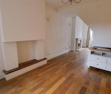 3 bedroom terraced house to rent - Photo 3