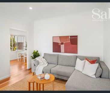 Fresh & Bright Hamilton South Duplex - Photo 1