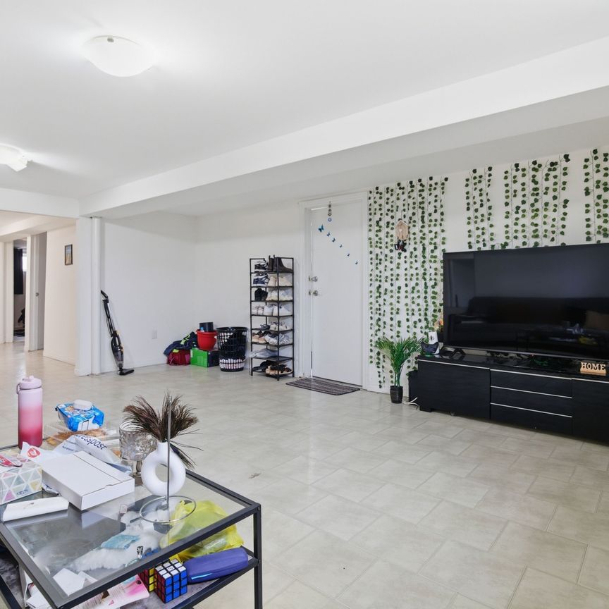 For Lease - 21 Albion Crescent Unit# Basement, Brampton, Ontario - Photo 1