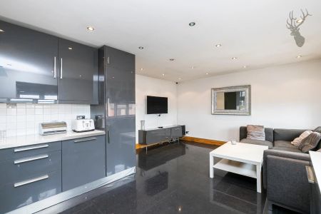 2 Bedroom Apartment - Purpose Built - Photo 3