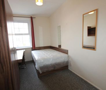 5 bedroom flat to rent - Photo 6