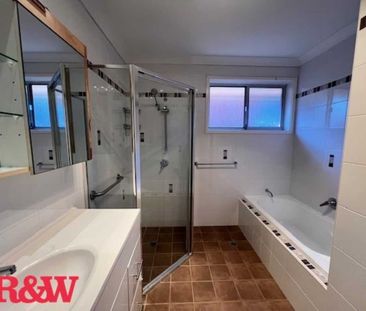 12 Valinda Crescent Campbelltown - Photo 3