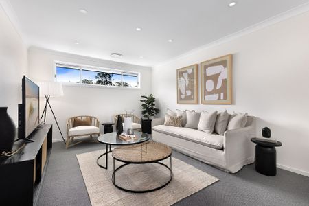 Stunning Luxury 5 Bedroom Home in Ultra-Convenient Location - Photo 3