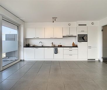 Te huur lichtrijk nieuwbouw appartement met staanplaats vlakbij het centrum van Oudenaarde - Photo 1