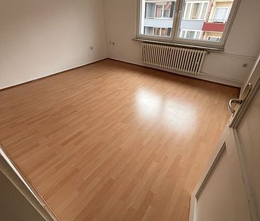 Hübsche 2 Zimmer Wohnung mit Balkon und Einbauküche im Zentrum - Photo 3