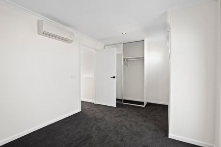 2/227 Mckinnon Road, - Photo 4