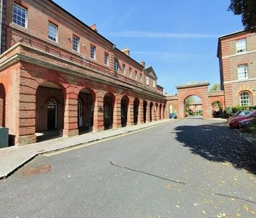 The Colonnades, Royal Gate - Photo 4