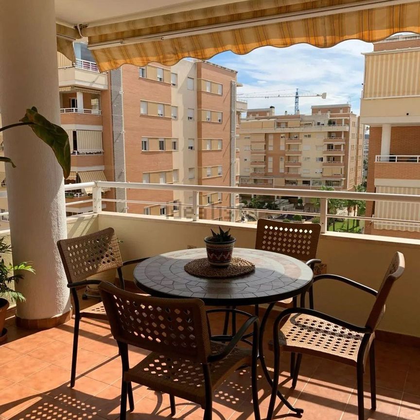 Alquiler de piso en Calle Escritora Josefina Aldecoa - Photo 1