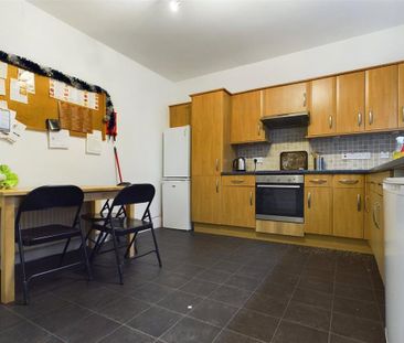 5 bedroom terraced house to rent - Photo 4