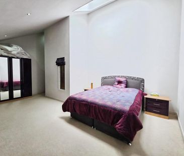 3 bedroom flat to rent - Photo 5