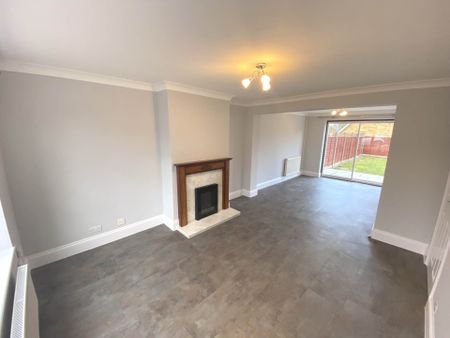 Price £2,300 pcm - Available Now - Unfurnished - Photo 2