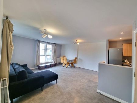 2 bedroom flat to rent - Photo 2