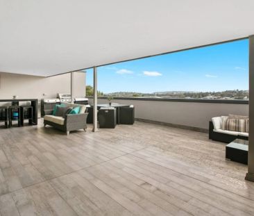 One Bedroom Apartment with Massive Outdoor Entertaining Balcony - Photo 3