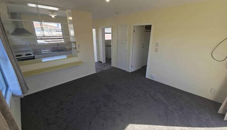 Easy Living on Edmund Hillary!! - Photo 5