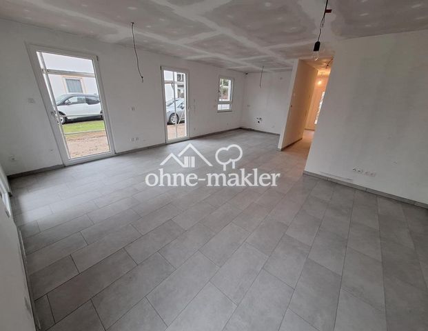 Erstbezug gehobene DHH mit S-Bahn-Nähe, fußläufig zum Bahnhof, top Anbindung nach München - Photo 1