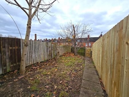 2 Bed Terraced House For Rent - Photo 5