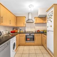 Robinson Road, London, SW17 - Photo 1