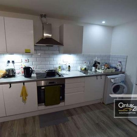 |ref: |, High Road, Southampton, SO16 - Photo 3