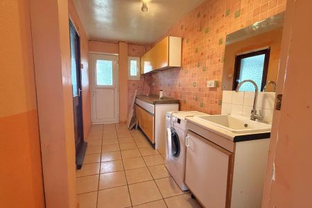3 bedroom terraced house to rent - Photo 5