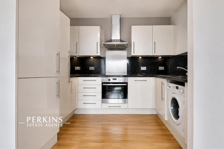2 bedroom flat to rent - Photo 3