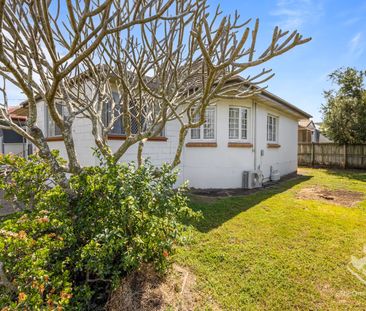 Spacious 3-Bedroom Character Home in Zillmere - Photo 6