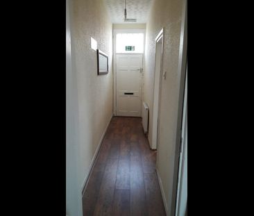Room in a Shared House, Strawberry Road, M6 - Photo 2