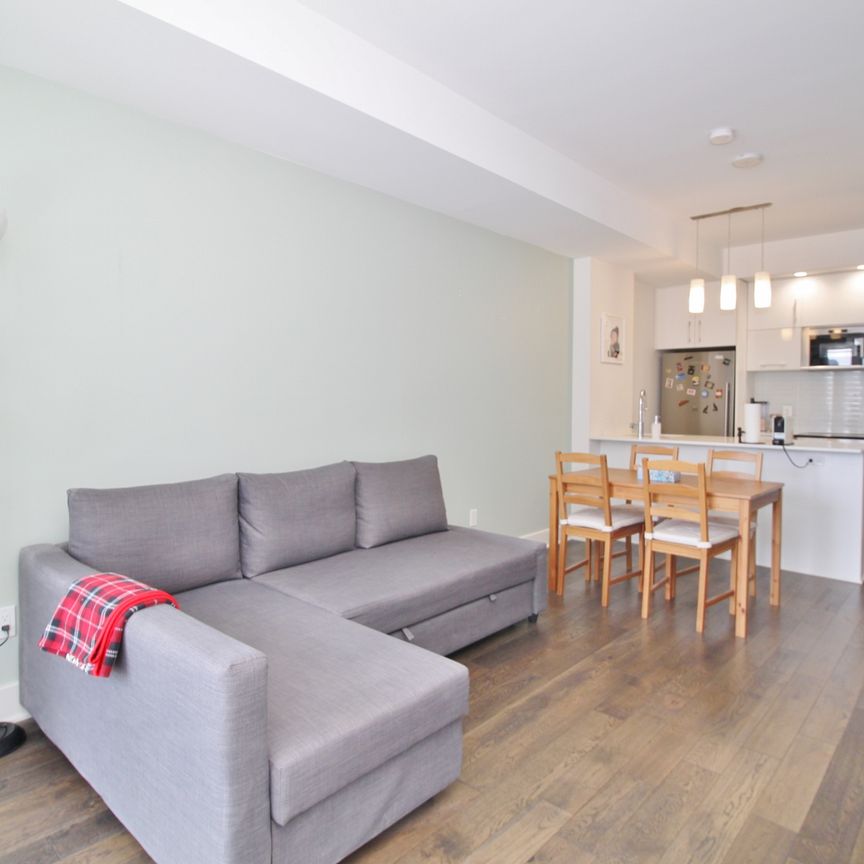 255 Bay St - Photo 1