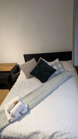 House share to rent - Photo 2