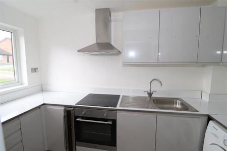 2 bedroom semi-detached house to rent - Photo 4