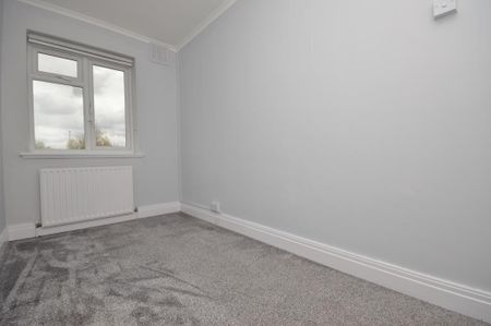 3 bedroom maisonette to rent - Photo 3