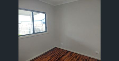 Three Bedroom Home In A Great Location - Photo 3