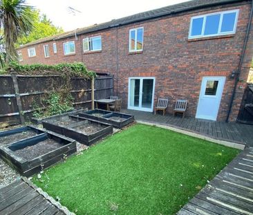 3 bedroom end of terrace house to rent - Photo 3